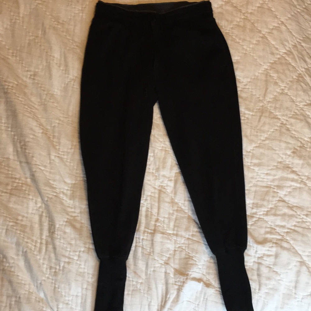 Black capris